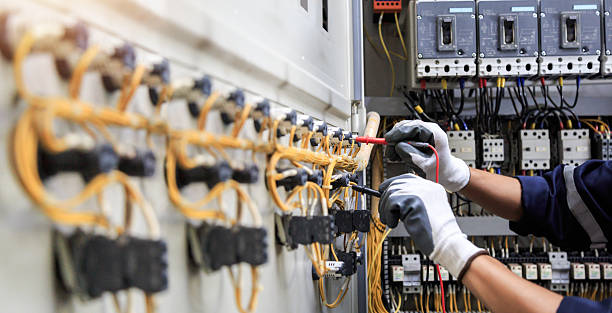 Professional Electrician technician working in Montegut, LA